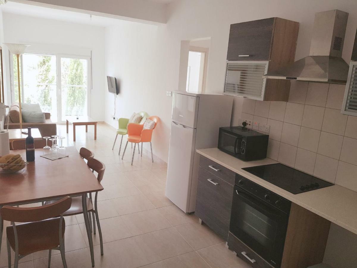 Paphos Apartments Luaran gambar