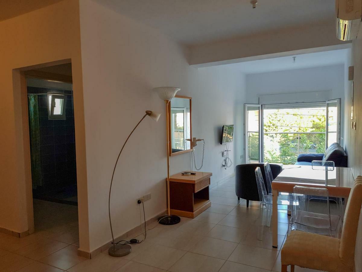 Paphos Apartments Luaran gambar